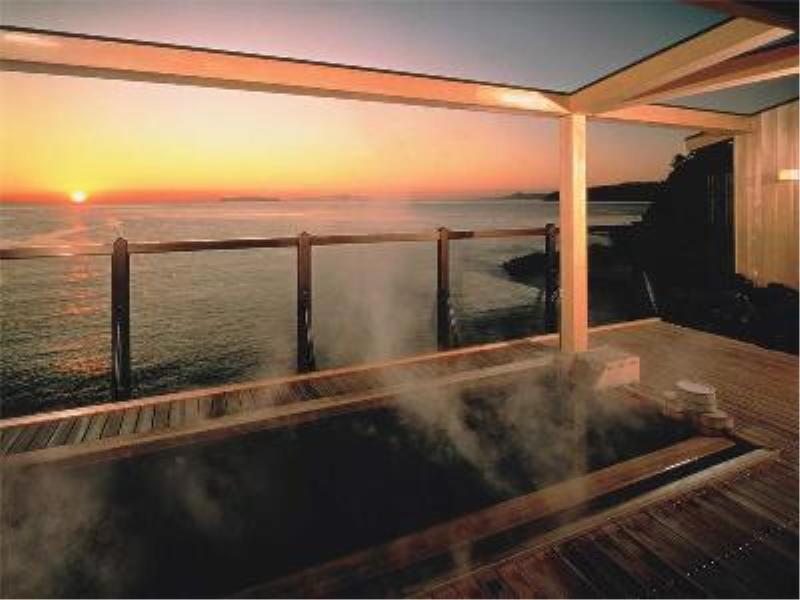 ホテルニューさがみや 熱海市 エクステリア 写真